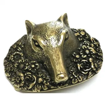 Design Buckle Fox in flower field