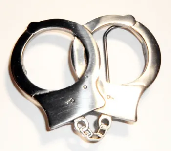 Gürtelschnalle Handschellen