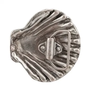 Design Belt Buckle Shell large silver cream from Umjubelt - back