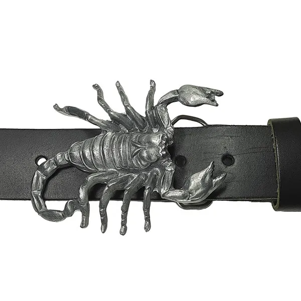 Gürtelschnalle Skorpion am Gürtel