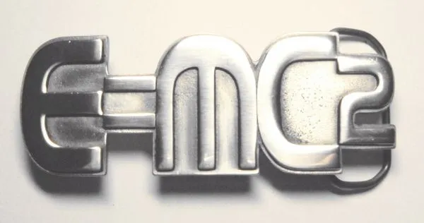 Gürtelschnalle E = mc 2