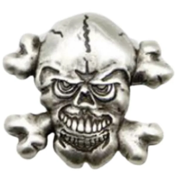 Zierniete Totenkopf mit gekreuzten Knochen